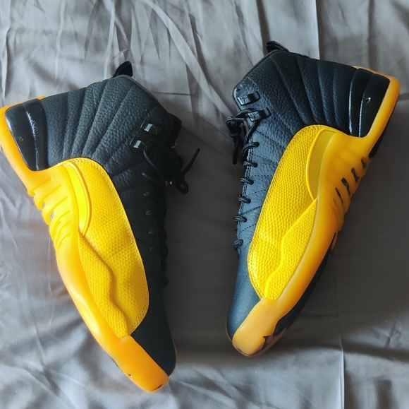 JORDAN 12 BLACK/GOLD UNIVERSITY SIZE 11 M - Picture 6 of 8